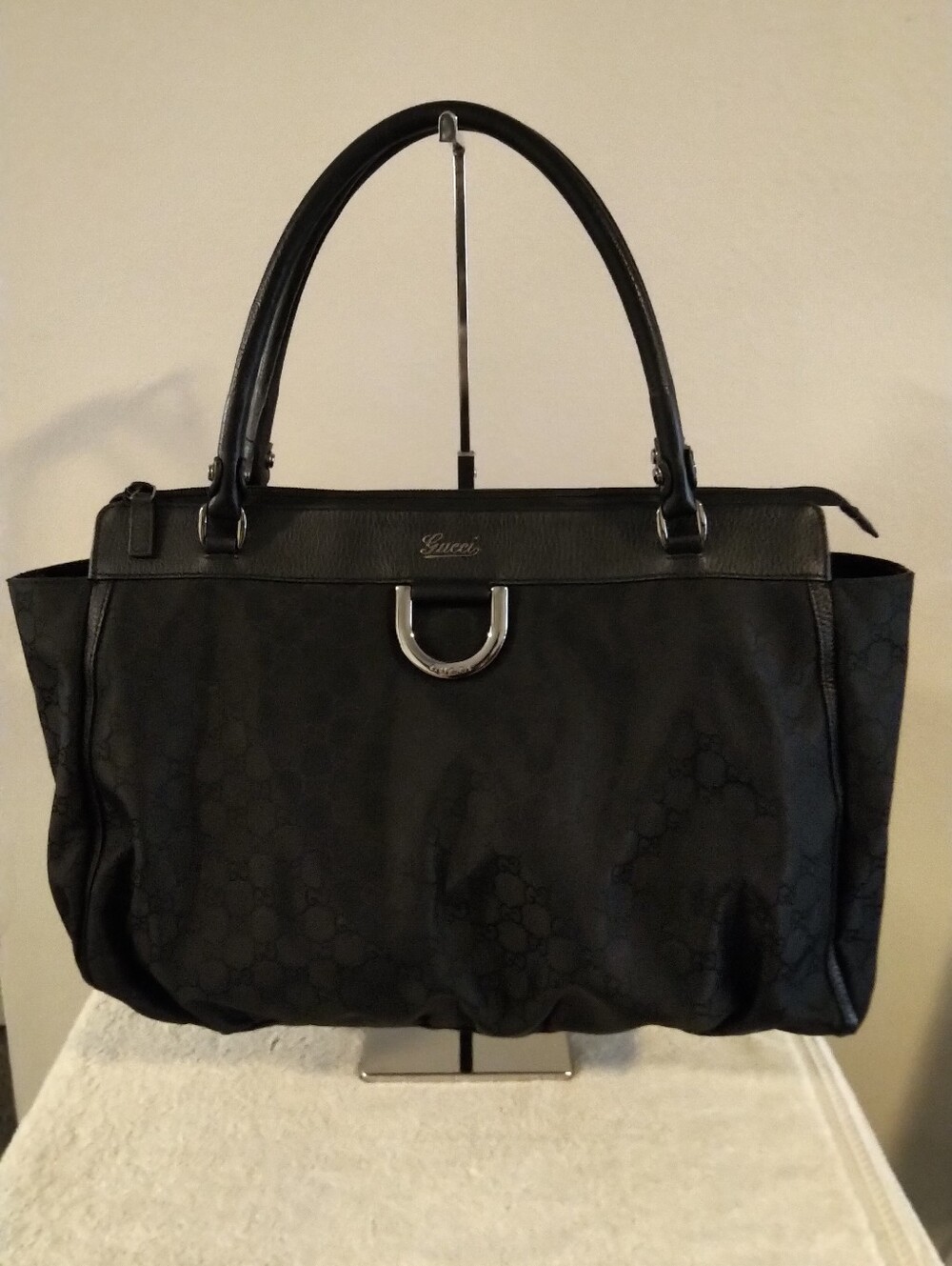 Authentic Gucci GG Abbey D Ring Black Large Tote Purse